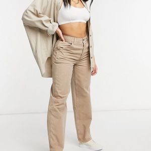 Women’s pants! Size 6 never worn, super trendy and cute!